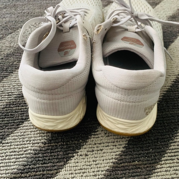 New Balance Arishi Fresh Foam Shoes Running Grey/Gum Womens Size 9.5 WARISRC2 - Picture 5 of 9